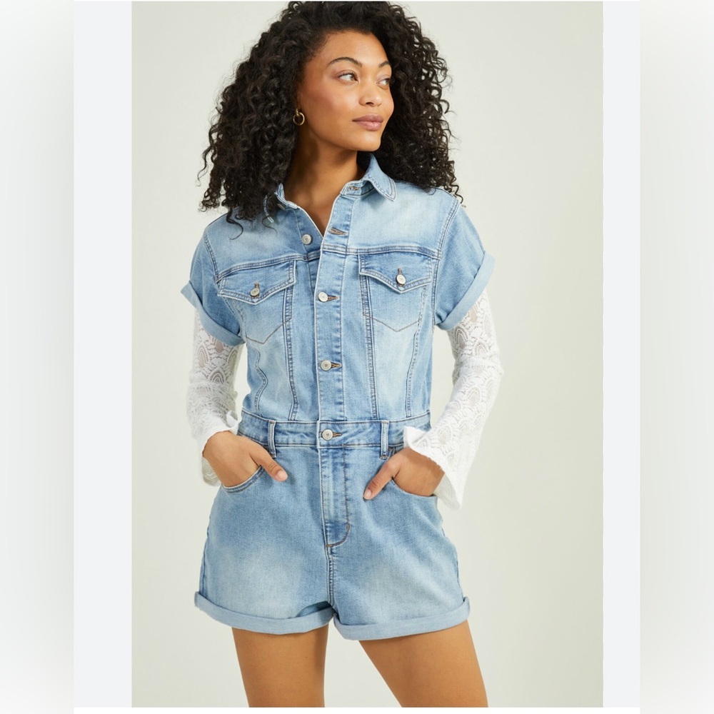 ☀️💞Altar'd State Skylar Blue Denim Jumpsuit☀️💞